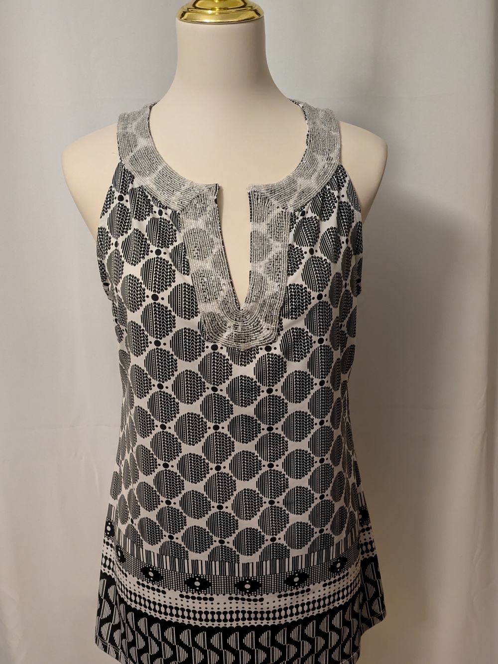 INC International Concepts Black & White Geometric Sleeveless Tank Beaded Collar